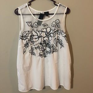 Worthington White w Black Embroidered Flowers, XL